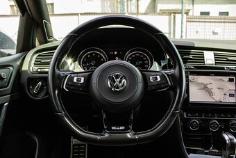 VW Golf R Variant 221kW DSG Panorama, Koža, ACC - 10