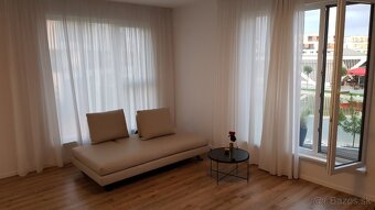 Luxusný zariadený 2 izbový byt Malinovo Tri vody - 10