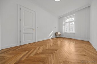 Elegantný staromestský 4i na Leškovej ul. na prenájom. - 10