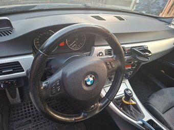 Predam BMW 320 si E90 - 10