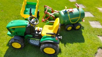 Predám elektr.traktor Peg Perego John Deere - 10