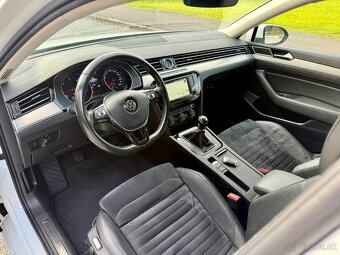 VOLKSWAGEN PASSAT 2.0TDI HIGHLINE len 95tkm - 10