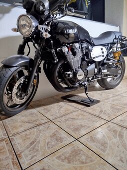 Yamaha xjr 1300 - 10