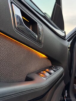MERCEDES-BENZ E - 10