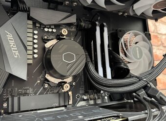 Ryzen 7 5800X3D\32GB\RTX 4070Ti\SSD\1000W Zdroj - 10