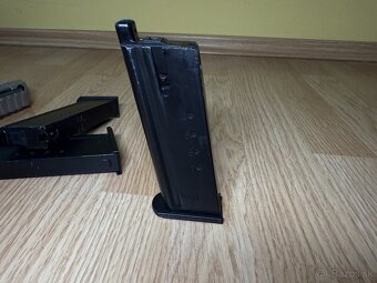 Airsoftová pištoľ Desert Eagle .50 AE, kovový záver, plyn Bl - 10