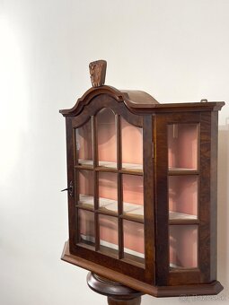 Nastene vitrinove skrinky - 10