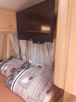 Predám karavan obytný príves Hobby 440 de Luxe - 10