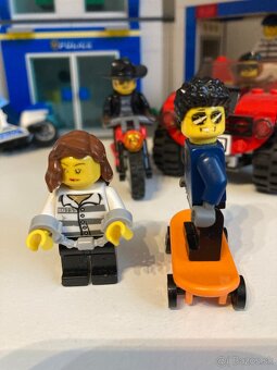 Dve sady lego city policajné - 10
