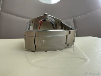 Rolex Oyster Perpetual 41 - 10