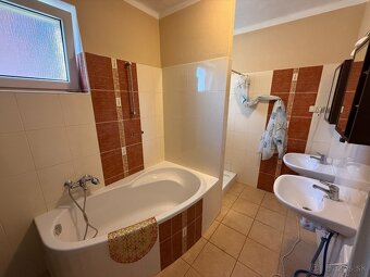 PREDAJ - RODINNÝ DOM - ZLATÉ MORAVCE - 10