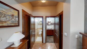 6 izbový rodinný dom s jedinečnou architektúrou,pozemok 1061 - 10