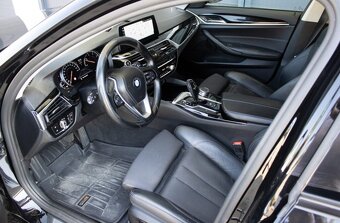 BMW 520d xDrive Touring z roku 2018 - 10