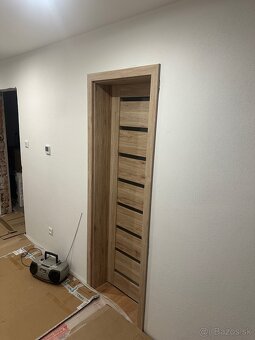 Predám 1ks úplne nových interiérových dverí - 70 Pravé - 10
