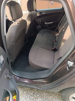 Predám Opel Astra j - 10