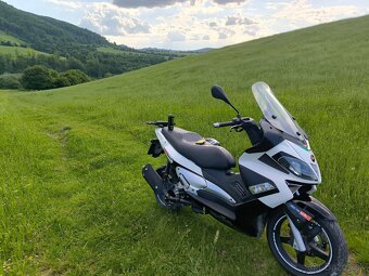 Aprilia SR 300max - 10
