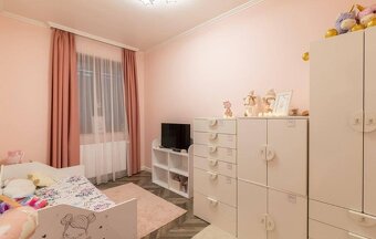 Dvojgeneračný štýlovo zariadený rod. dom - Mosonmagyaróvár - 10