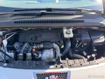 Peugeot 3008 1,6hdi 82kw automat - 10