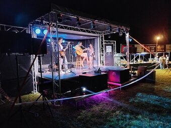 Pódium & ozvučenie & osvetlenie - 10