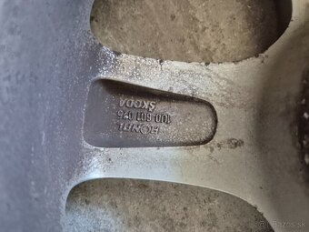 Nexen 185/60 R15 84H na alu diskoch - 10