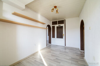 Na predaj priestranný 3-izbový byt v Zákamennom - 10