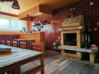 Väčší rodinný dom - garáže pre 4 autá - 10