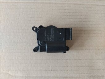 servomotor kurenia a klimatizácie Octavia 2, Superb 2 - 10