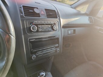 VOLKSWAGEN TOURAN 1.6 TDI 7 miestne , ťažné - 10