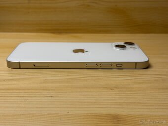 Apple iPhone 13 - 10