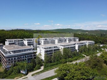 3 i penthouse 77 m2 + terasa 62 m2, Terasa - Borovicový Háj - 10