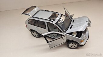 1:18 BMW X5 - 10