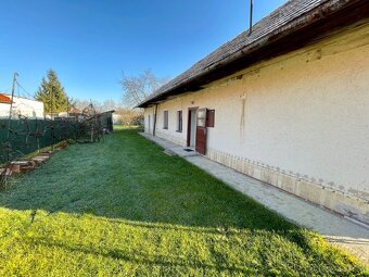 Na predaj veľký pozemok 1459 m² so starším RD v Bystričanoch - 10