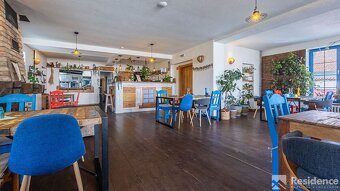 Zabehnutý penzión s reštauráciou, wellnessom a bytom pre maj - 10