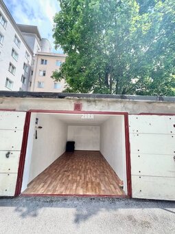 Košice - Staré Mesto, GARÁŽ, Park Angelinum, Komenského. - 10