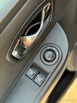 Renault Clio - 10