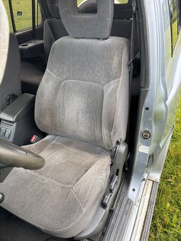 Predám Mitsubishi pajero 2,5 TD 85 KW - 10