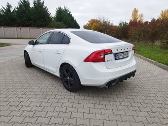 Volvo S60 D3 R-Design - 10