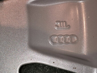 NOVÁ SADA - Audi Q4 e-tron - originál 20" alu disky - 10