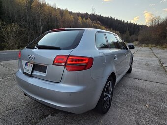 Audi A3 1.6 Premium - 10