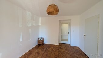 Pekný slnečný 2+1, 52m² byt v centre SNV - 10