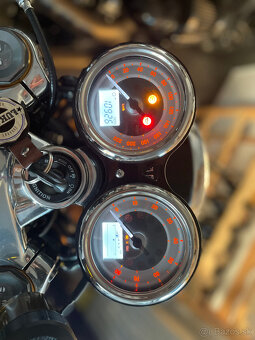 Triumph Thruxton 1200 R - 10