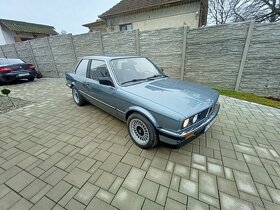 BMW E30 320i - 10