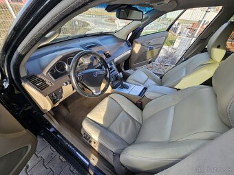 VOLVO XC90 D5 7 miestne 8/2014 - 10