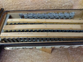 gombíkový chromatický akordeon Hohner Maestro lll. 96 bas - 10