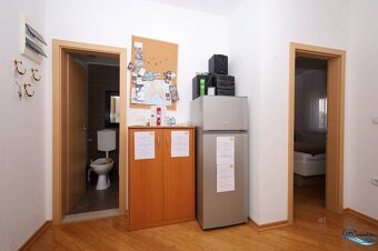 ☀Vodice(HR)-Zariadený 2 izbový apartmán s dvorom - 10