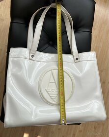 Armani Jeans veľká biela lakovaná kabelka - 10