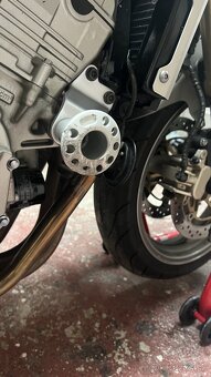Honda Hornet 600 2006 - 10