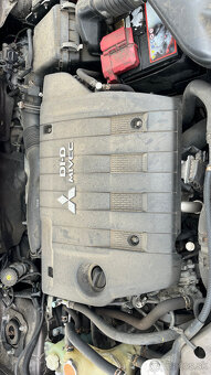 Mitsubishi Outlander 2.2DI-D4 N14 Na náhradní díly 4x4 - 10