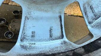 Sada elektrónov s pneumatikami - 10