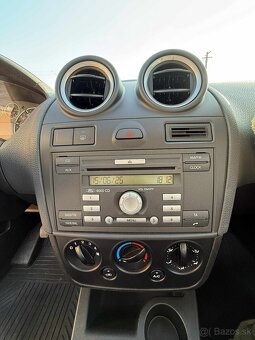 Ford Fiesta 2007 1.4 - 10